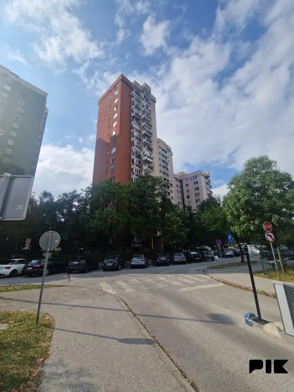 Trosoban stan od 69 m² na 8. spratu, Geteova ulica, Alipašino Polje, Sarajevo