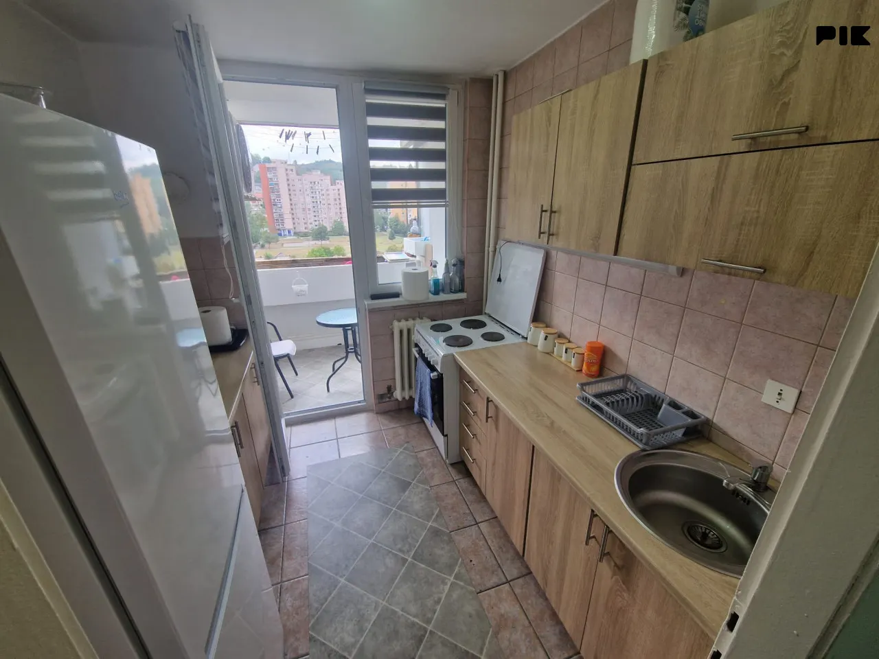 Trosoban stan od 69 m² na 8. spratu, Geteova ulica, Alipašino Polje - fotografija 3 od 13