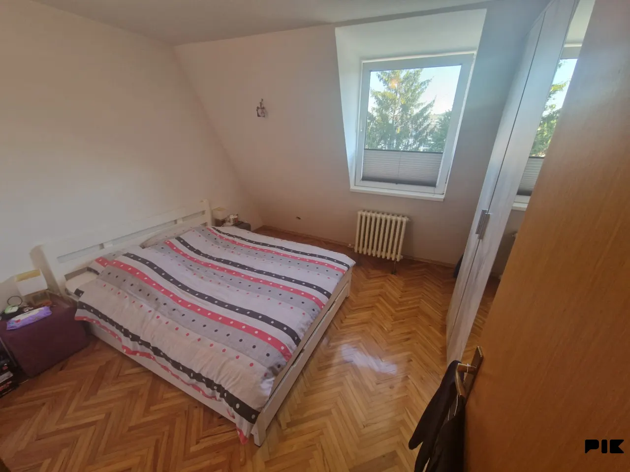 Trosoban stan, 75 m², renoviran i namješten, Dobrinja C5 - fotografija 5 od 14