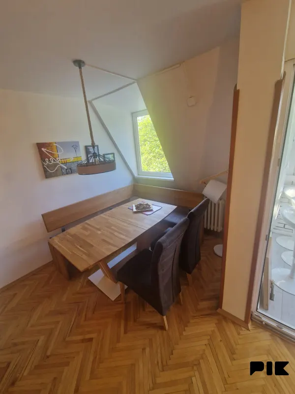 Trosoban stan, 75 m², renoviran i namješten, Dobrinja C5 - fotografija 9 od 14